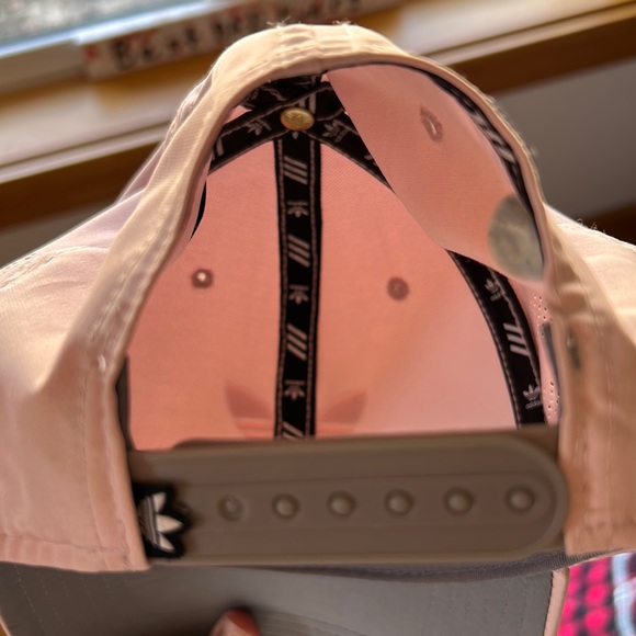 Adidas snap back hat - Picture 4 of 4